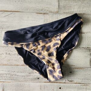 PILYQ  Jungle Print High Waisted Full Coverage Bikini Bottoms Size Medium